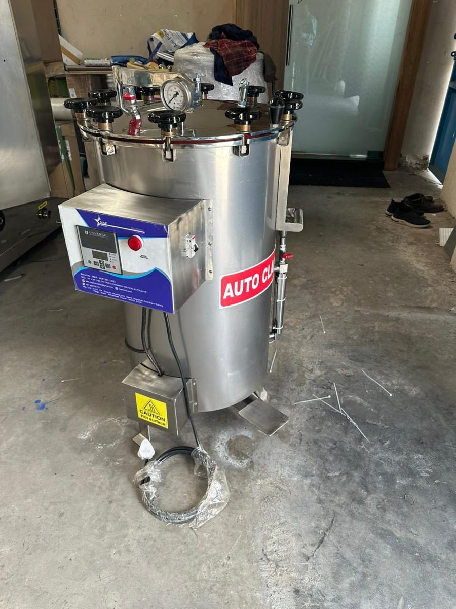 14 X 26 Inch Vertical Autoclave Double Chamber Automatic 60 L